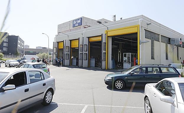 Exterior del centro de la ITV de Trapagaran.