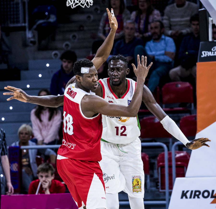 Fotos: Las imágenes del Baskonia - Manresa