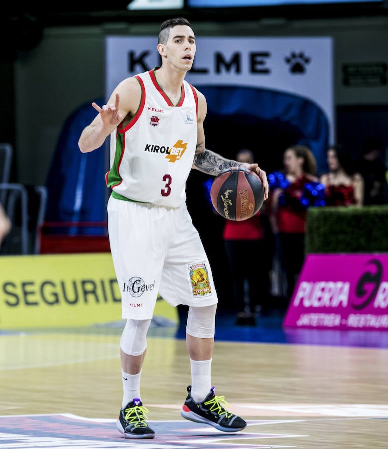 Fotos: Las imágenes del Baskonia - Manresa