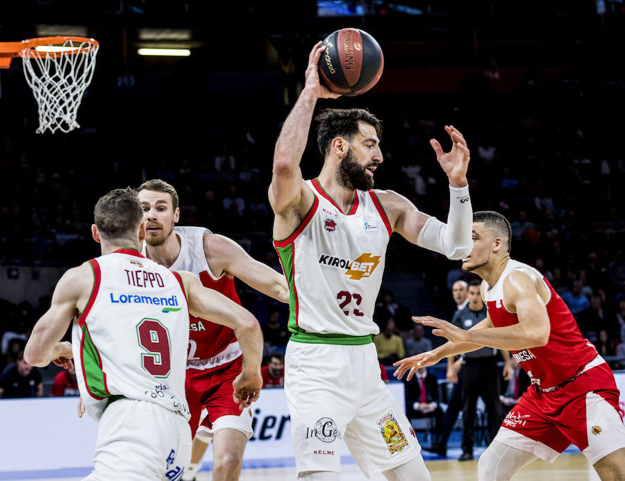 Fotos: Las imágenes del Baskonia - Manresa