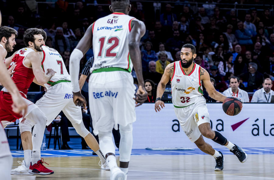 Fotos: Las imágenes del Baskonia - Manresa