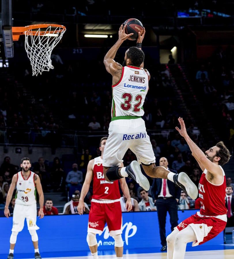 Fotos: Las imágenes del Baskonia - Manresa