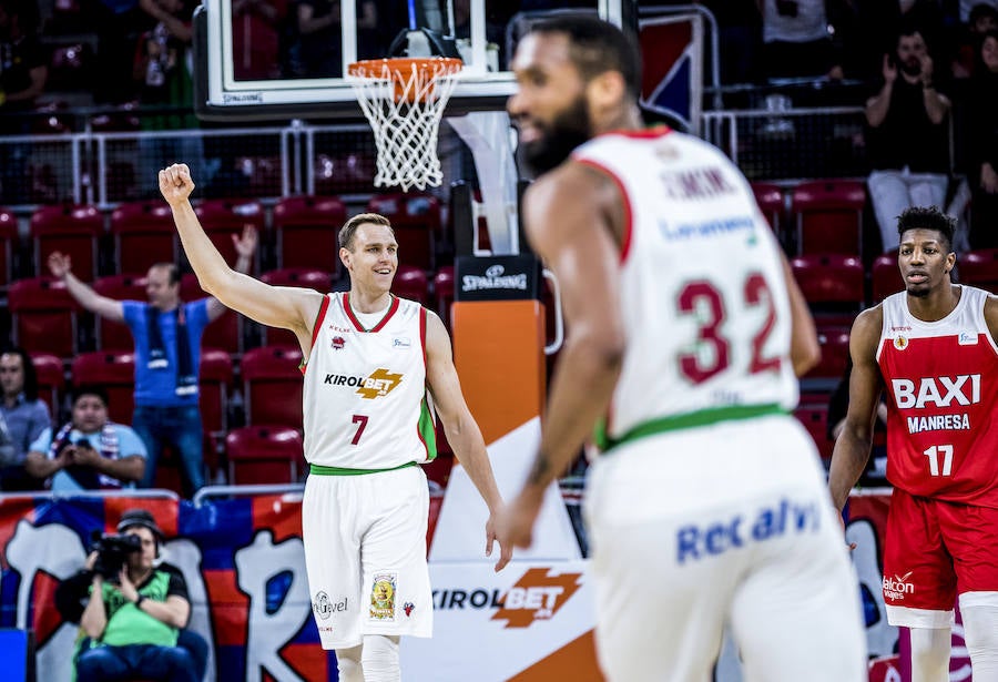 Fotos: Las imágenes del Baskonia - Manresa