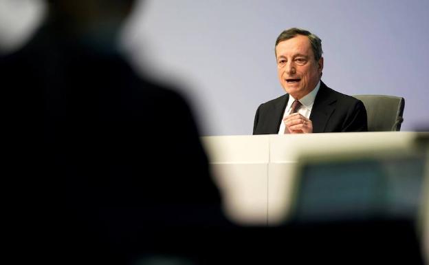 Mario Draghi, presidente del BCE, durante una rueda de prensa en la sede del supervisor bancario europeo. 