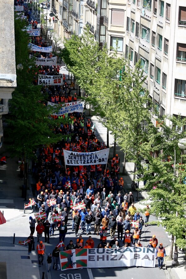Miles de aficionados vascos piden «respeto» en San Sebastián y reivindican su papel en el mantenimiento del «equilibrio medioambiental»