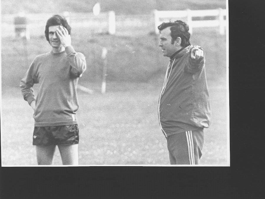 Txetxu Rojo y Koldo Aguirre durante un entrenamiento. 
