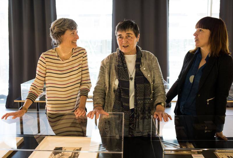 Aitziber Lopez-Cortajarena, Maria Isabel Arriortua eta Maia Garcia Vegniory, asteleheneko ekitaldian.