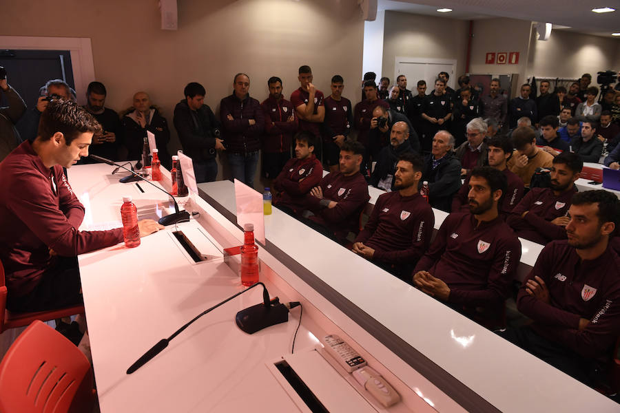 El jugador ha leído un comunicado y ha hecho una llamada a la unidad del equipo en un momento en el que se juega el pase a Europa