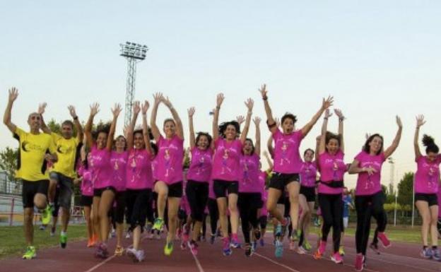 Cada vez son más las mujeres que se suman al colectivo 'Correr en rosa'. 