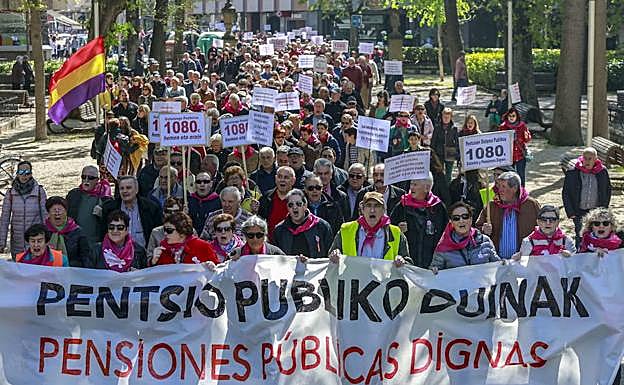 Los pensionistas ya se manifestaron el pasado 13 de abril por las calles de Vitoria.