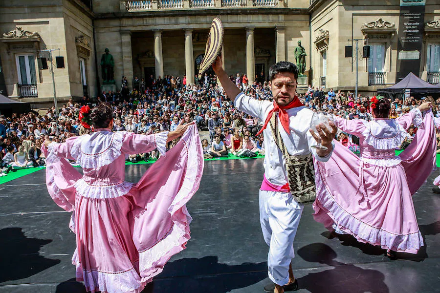 Fotos: Vitoria celebra el día Internacional de la Danza