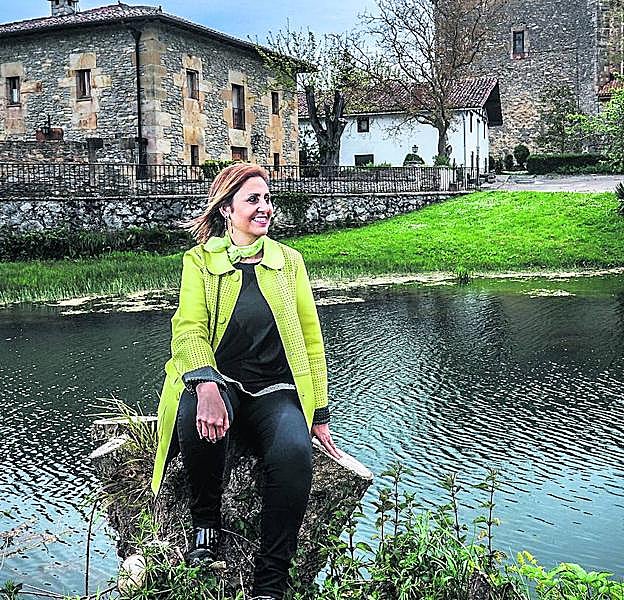 Arantxa Abecia, junto la ribera del río Zaia a su paso por la localidad de Foronda.