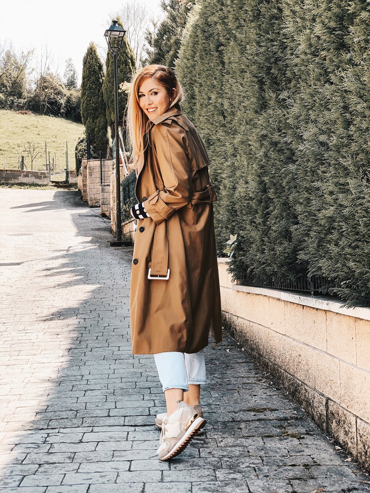 La instagramer Innés Llach nos da las claves para lucir las zapatillas deportivas con mucho estilo