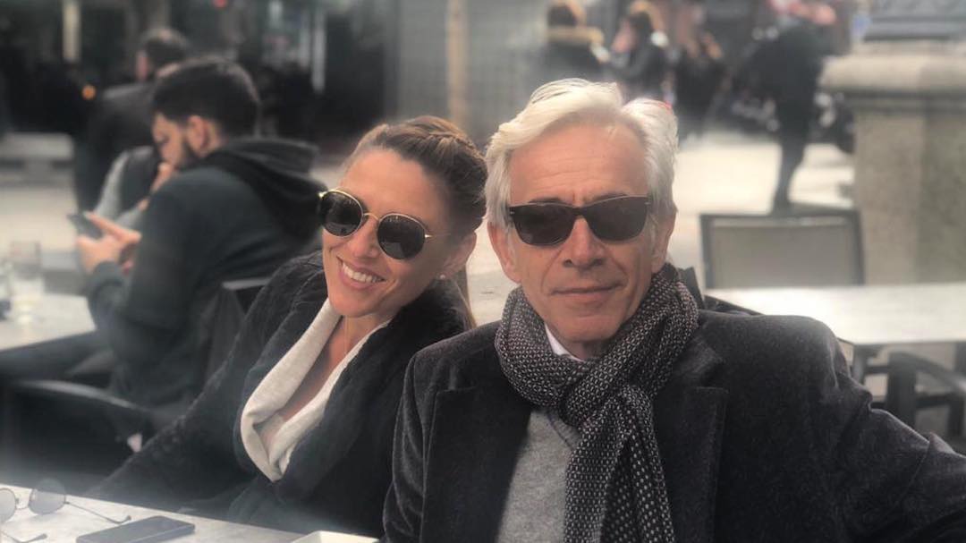 El actor ha lucido un diseño de Ion Fiz para acudir a los Premios Platino celebrados en México