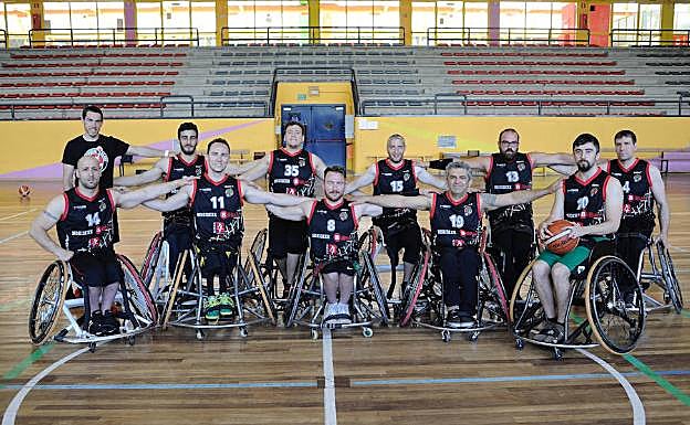 La plantilla del Bidaideak, preparada para pelear por la liga.