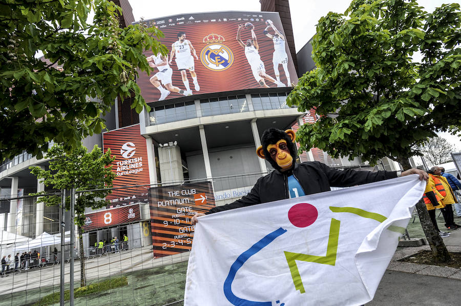 Fotos: Los exteriores del Buesa viven la fiesta del baloncesto europeo