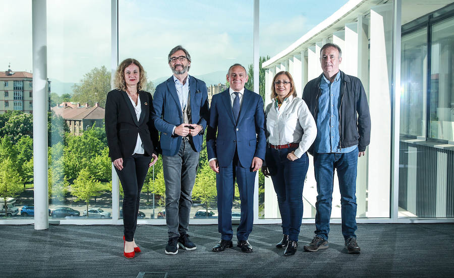 Fotos: Las fotos del debate entre los candidatos a diputado general de Álava