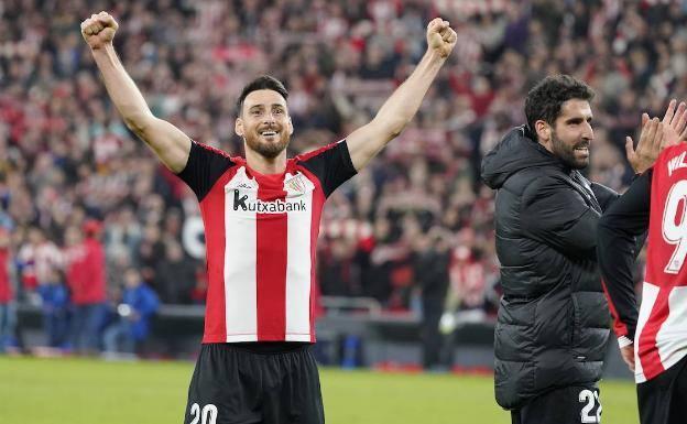 Aduriz celebra la victoria contra el Barcelona en Copa. 