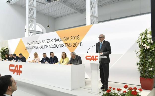 El presidente de CAF, Andrés Arizkorreta, ante la última junta de accionistas. 