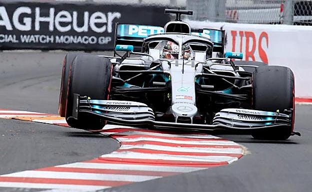 Lewis Hamilton, durante la primera sesión de entrenamientos libres. 