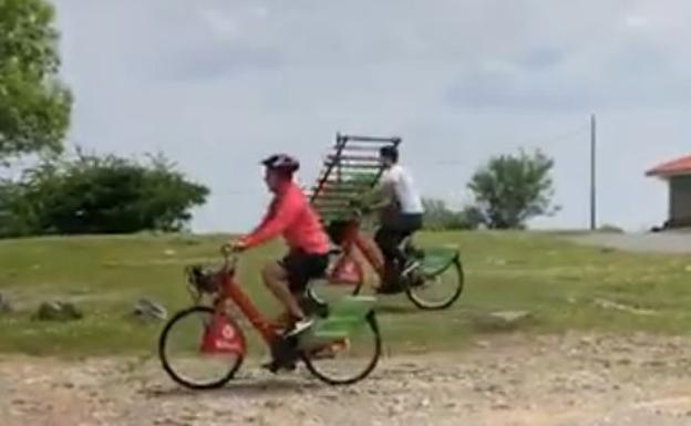Seis meses de sanción por subir en una bici municipal al Pagasarri