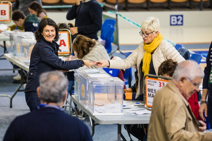 Normalidad en Mendizorroza durante la jornada electoral.