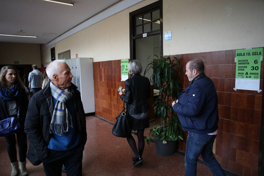 Fotos: Los vizcaínos acuden a votar
