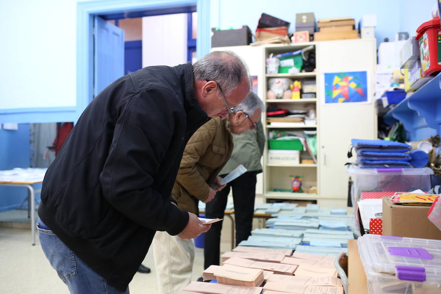 Fotos: Los vizcaínos acuden a votar