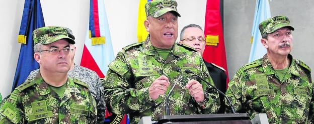 El comandante de las Fuerzas Armadas, Luis Fernando Navarro, en una rueda de prensa en Bogotá.