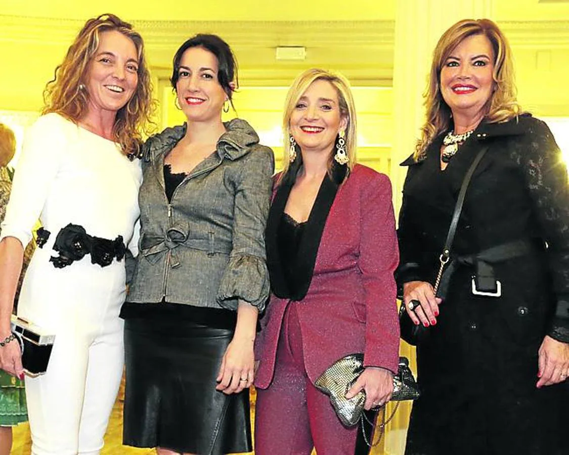 Itxaso Elorduy, Terese Mendiguren, Teresa Díaz y Yolanda del Hoyo.