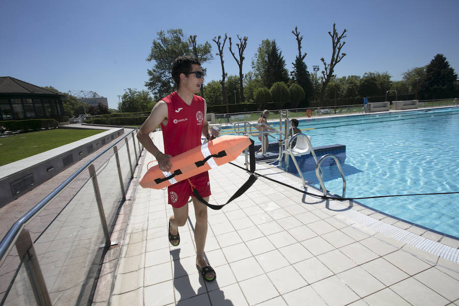 Fotos: Los vitorianos disfrutan de las temperaturas veraniegas