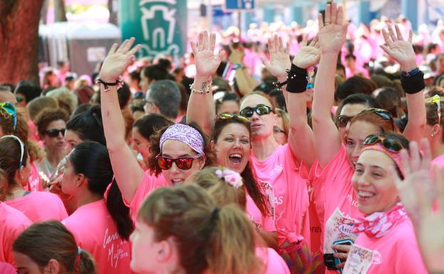 Se espera que 6.000 mujeres completen esta carrera de 5 km, ya sea corriendo o andando. 