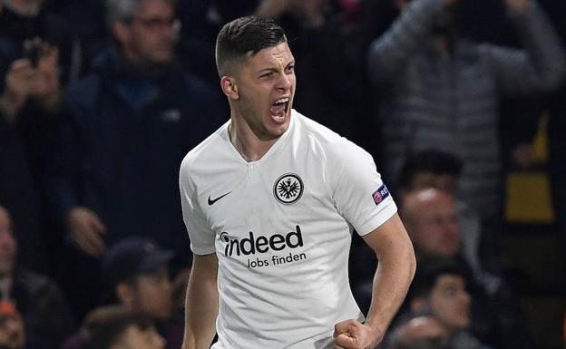 Luka Jovic celebra un gol con el Eintracht de Fráncfort. 