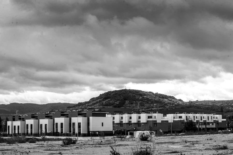 Recorrido fotográfico por un barrio de contrastes desde el particular punto de vista del artista 