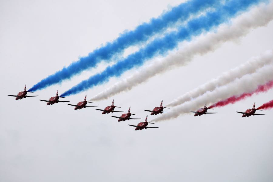 Una serie de actos recuerdan la Operación Overlord, en la que una fuerza 130.000 hombres protagonizó el asalto de la costa francesa de Normandía. Tres de aquellos soldados, hoy nonagenarios, han saltado en paracaídas, mientras diferentes mandatarios han mostrado sus respetos a los caídos en el Día D