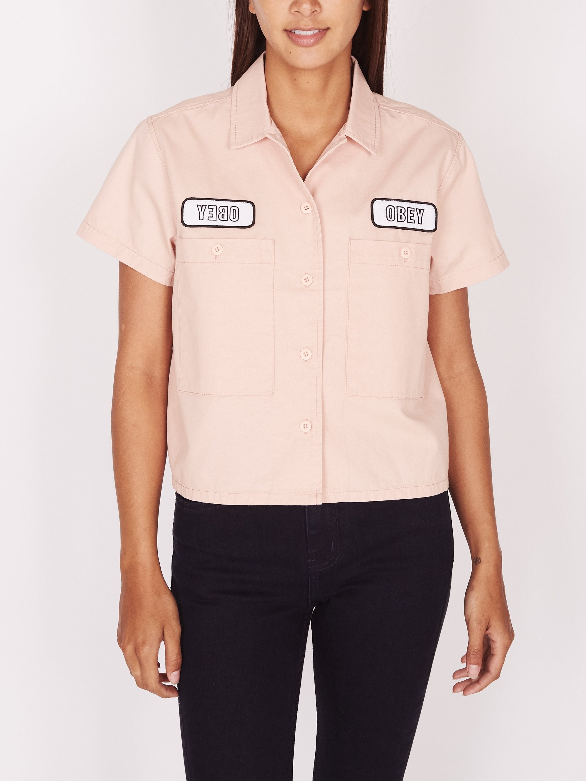 La prenda estrella de Chanel para esta primavera-verano es una blusa bordada que permite mil combinaciones y que ha sido objeto de clones 'low-cost'