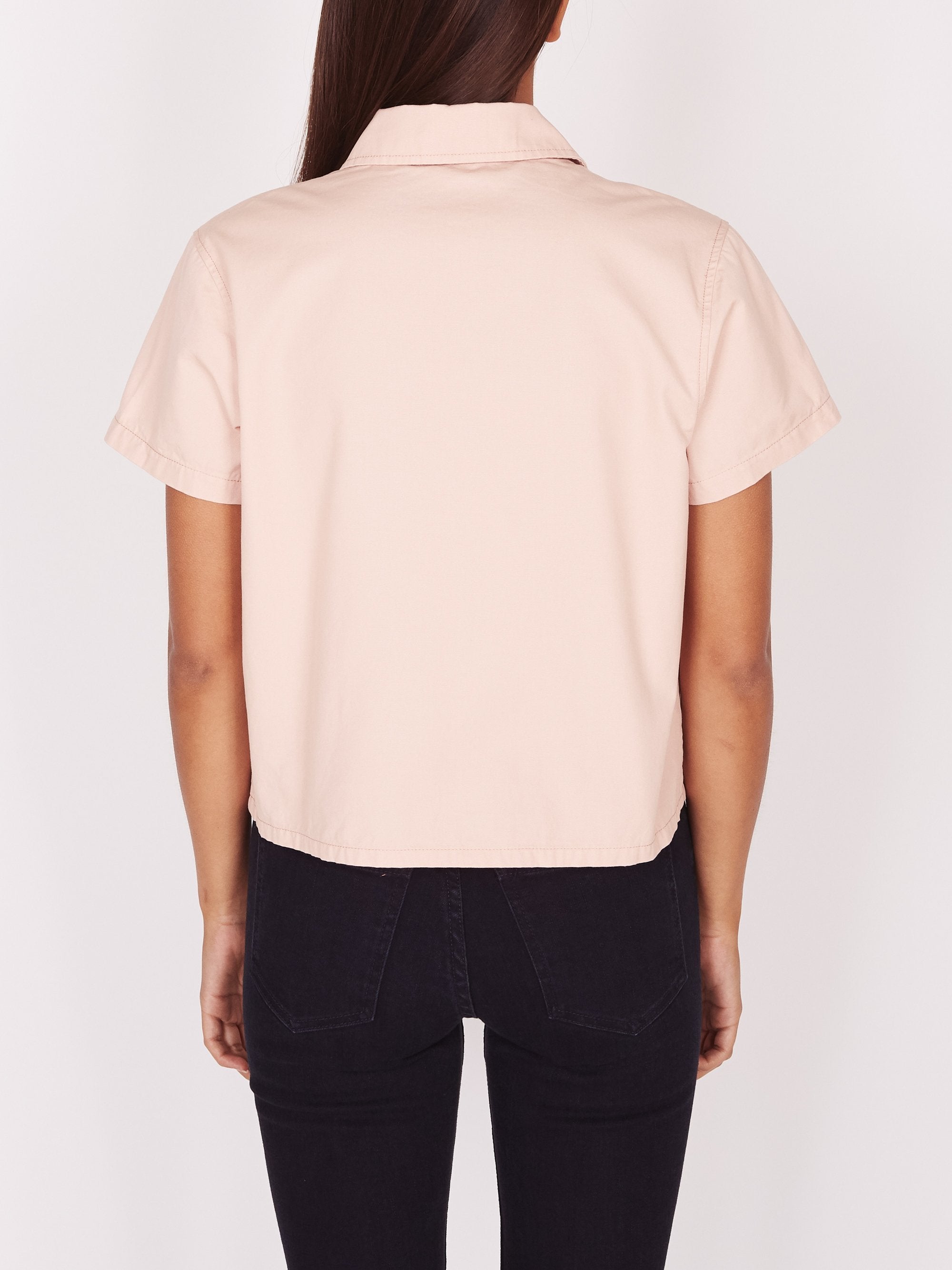 La prenda estrella de Chanel para esta primavera-verano es una blusa bordada que permite mil combinaciones y que ha sido objeto de clones 'low-cost'