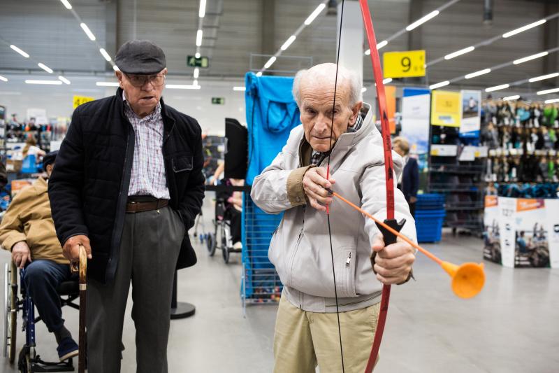 Residentes en la Fundación Miranda de Barakaldo se estrena en disciplinas poco habituales para ellos en el Decathlon de Megapark 