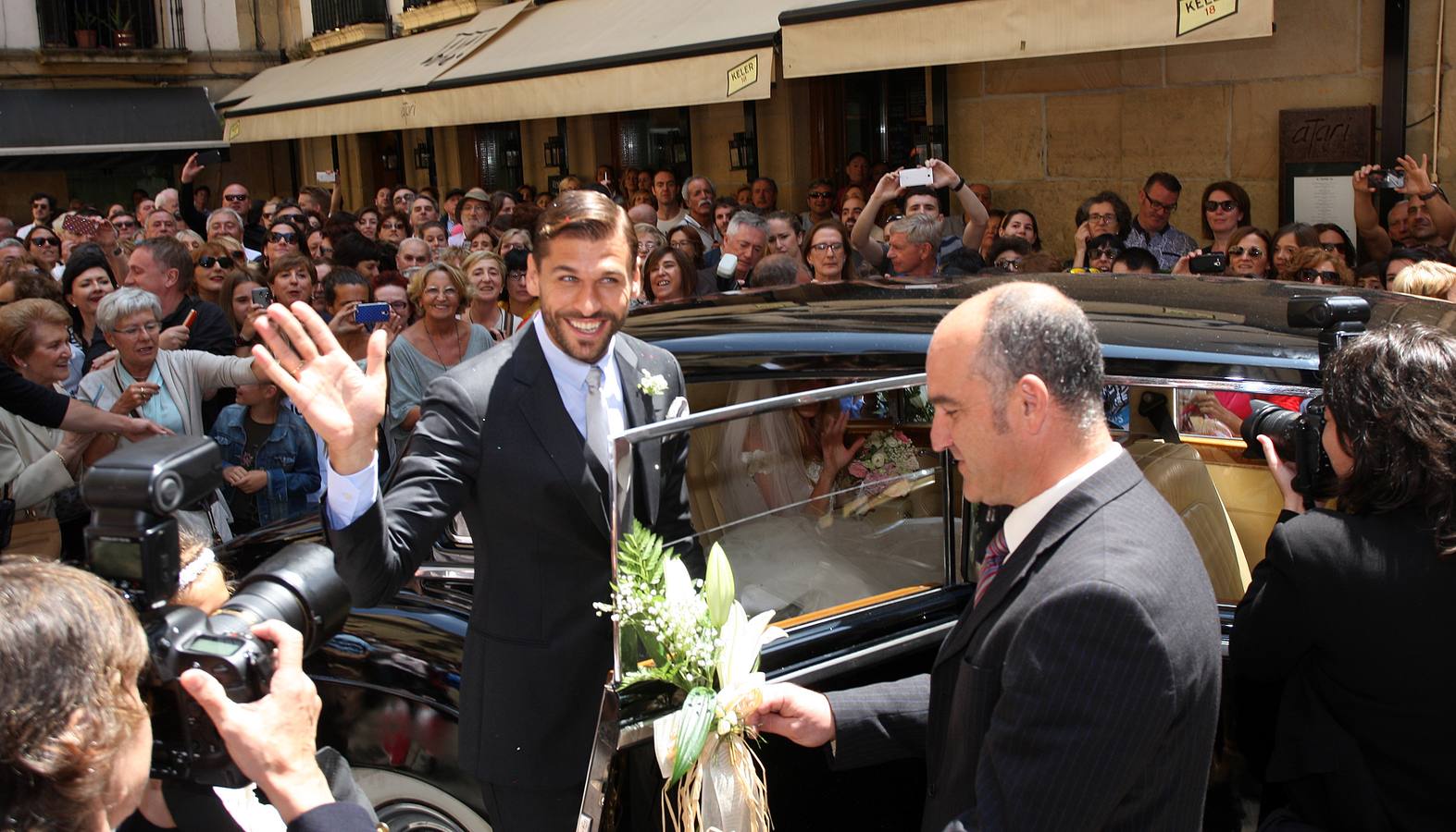 Fernando Llorente y María Lorente se casaron el 20 de junio de 2015 en la basílica de Santa María del Coro de San Sebastián y celebraron el banquete en el restaurante Itxas Bide