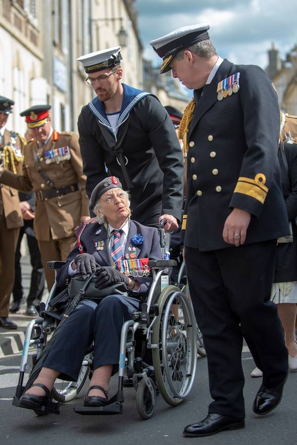 Europa recuerda cómo fue el desembarco de Normandía con la presencia de diferentes líderes políticos como Trump, Macron y el príncipe Carlos de Inglaterra