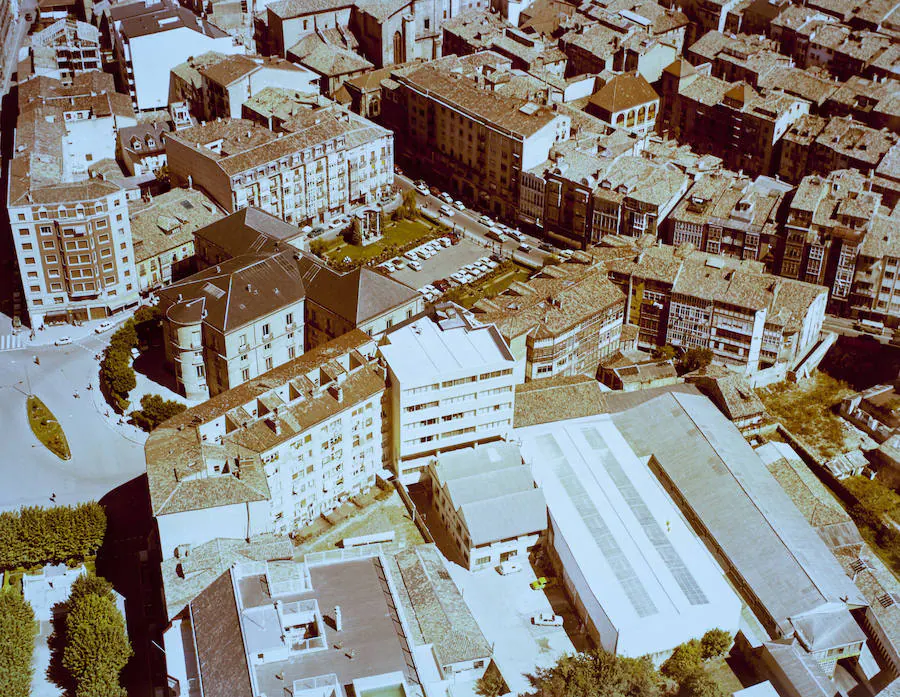 Otra vista aérea de la capital alavesa.