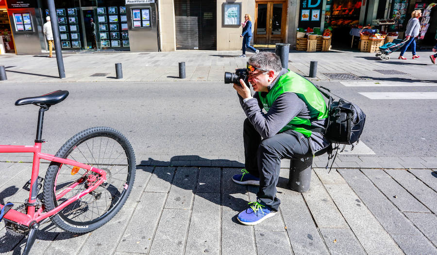 Cerca de 200 personas participan en el Maratón Fotográfico de EL CORREO, cuya recaudación se destina a la Asociación Española contra el Cáncer de Álava