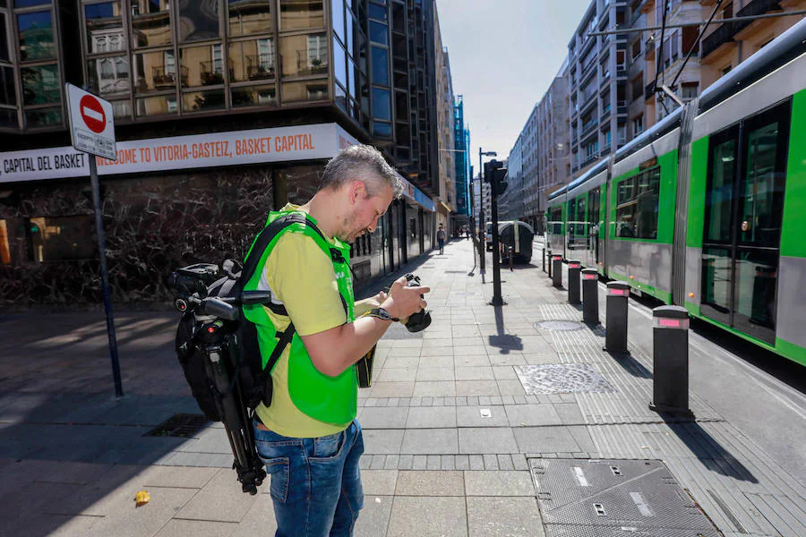 Cerca de 200 personas participan en el Maratón Fotográfico de EL CORREO, cuya recaudación se destina a la Asociación Española contra el Cáncer de Álava