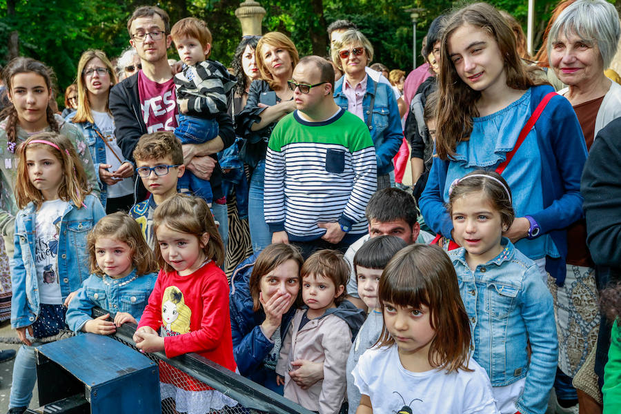 La XIV Muestra Internacional de Artes de Calle de Vitoria llena la ciudad este sábado de muestras de humor, drama e intervenciones artísticas