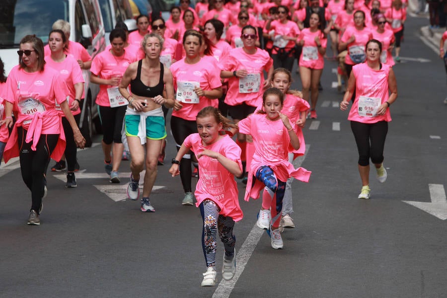 6.000 participantes toman parte en la Carrera de la Mujer que en su decimosegunda edición vuelve a concienciar sobre la prevención del cáncer de piel