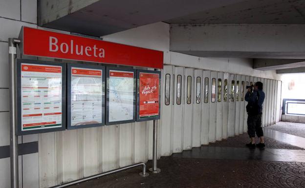 Detenido por golpear a un vigilante del metro y amenazar a los ertzainas que le detuvieron