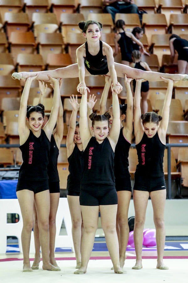 Maratón. Mil deportistas de todas las edades demostraron ayer en Mendizorroza que la gimnasia alavesa se encuentra en perfecta forma.