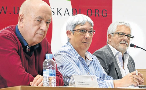 Raúl Arza, Maribel Ballesteros y el secretario de Política Sindical de UGT, Gonzalo Pino.