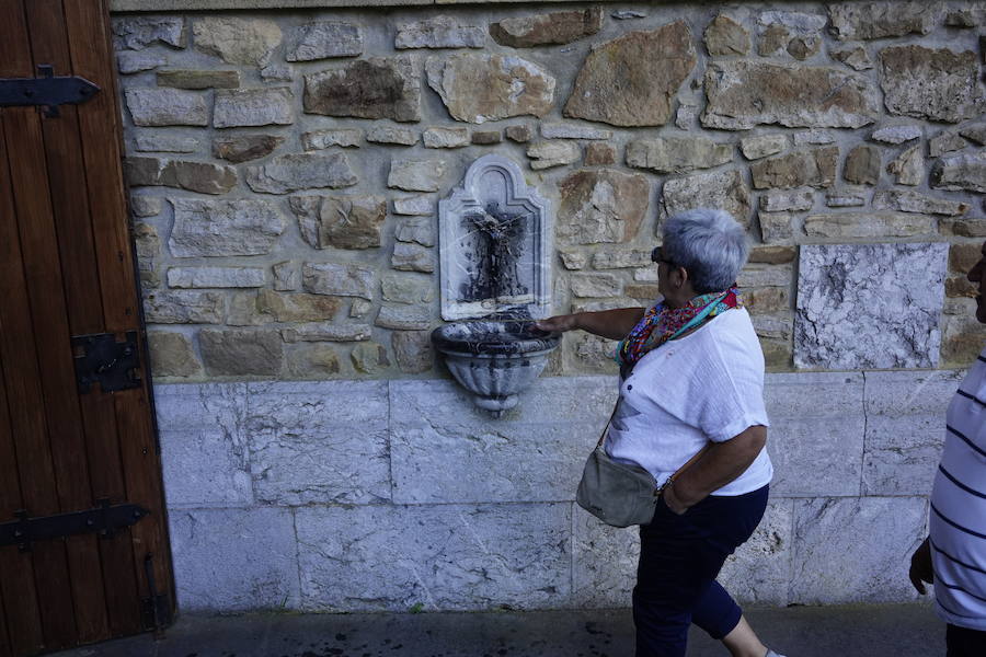 Más de un centenar de cabezas y 26 puestos agrícolas participan en el tradicional mercado