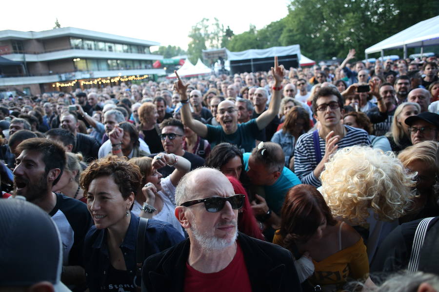 Una fiesta veraniega y urbanita dio el guitarrista de Springsteen como acto estelar del soleado sábado en el Music Legends